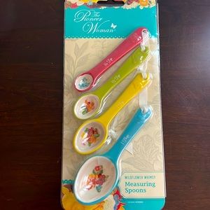 Pioneer woman measuring spoon set